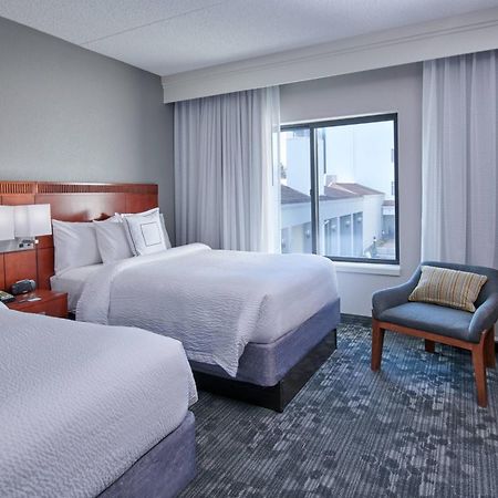 Courtyard By Marriott Indianapolis Castleton Hotel Ngoại thất bức ảnh
