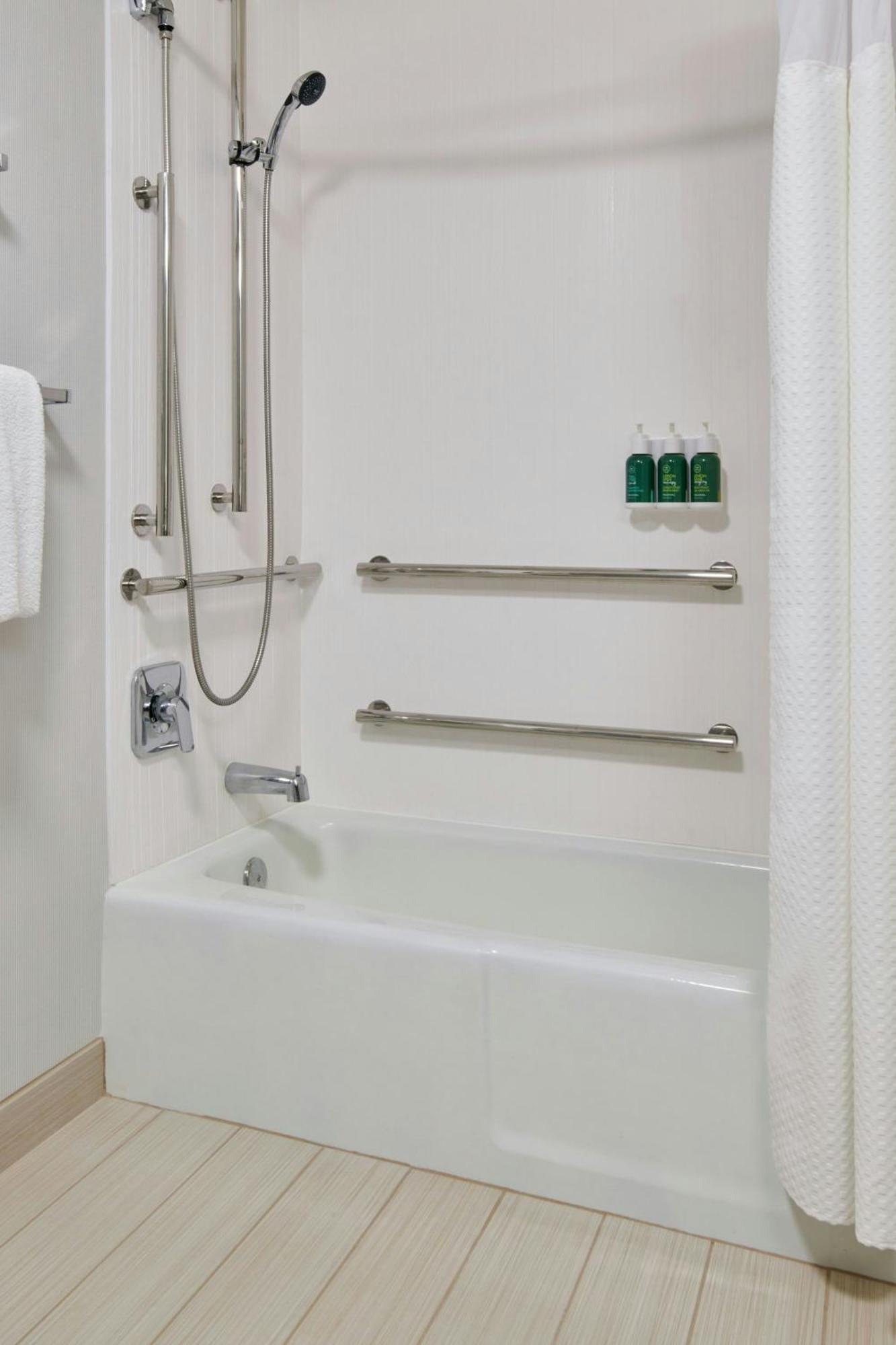 Courtyard By Marriott Indianapolis Castleton Hotel Ngoại thất bức ảnh