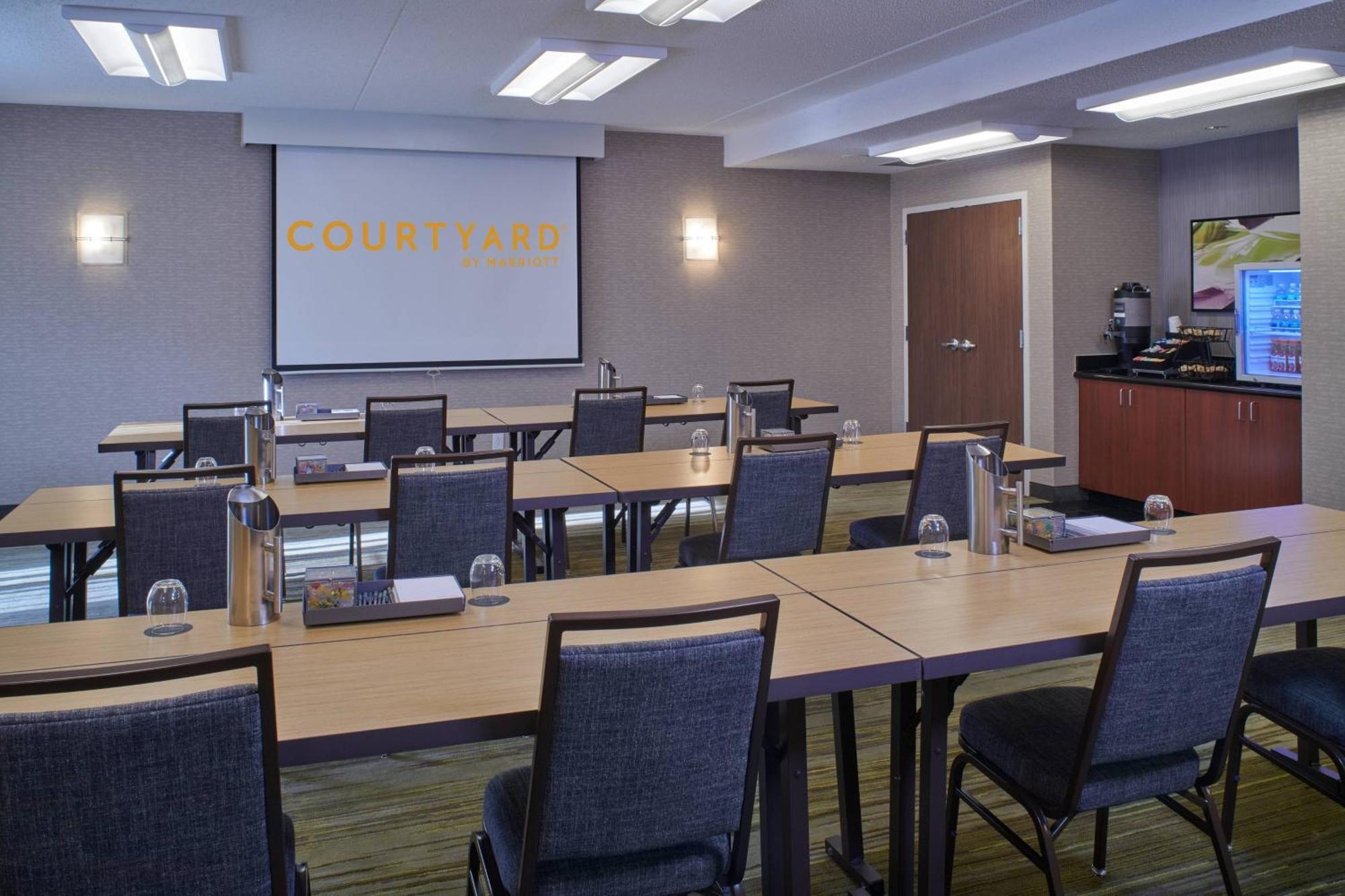 Courtyard By Marriott Indianapolis Castleton Hotel Ngoại thất bức ảnh
