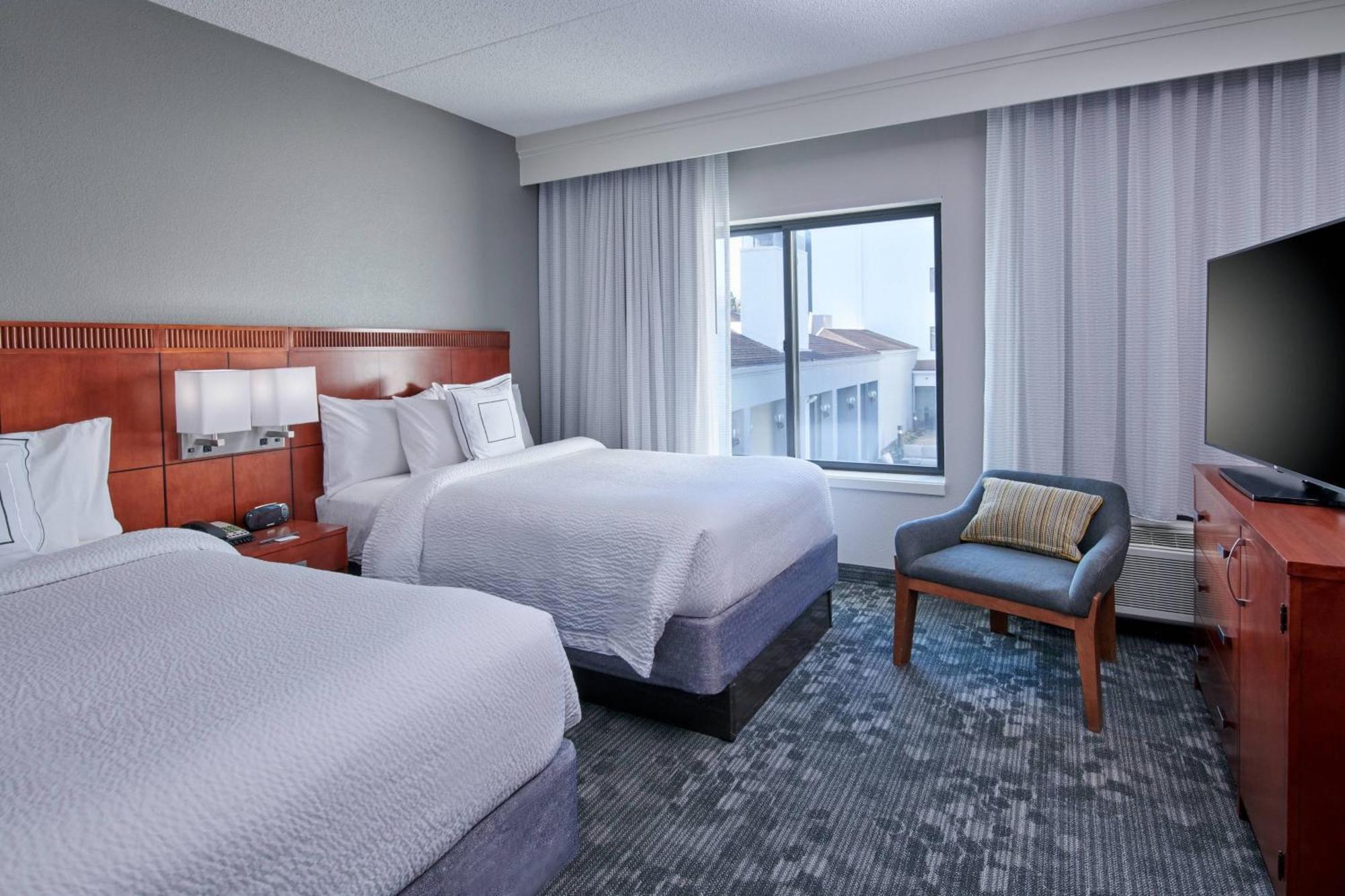 Courtyard By Marriott Indianapolis Castleton Hotel Ngoại thất bức ảnh