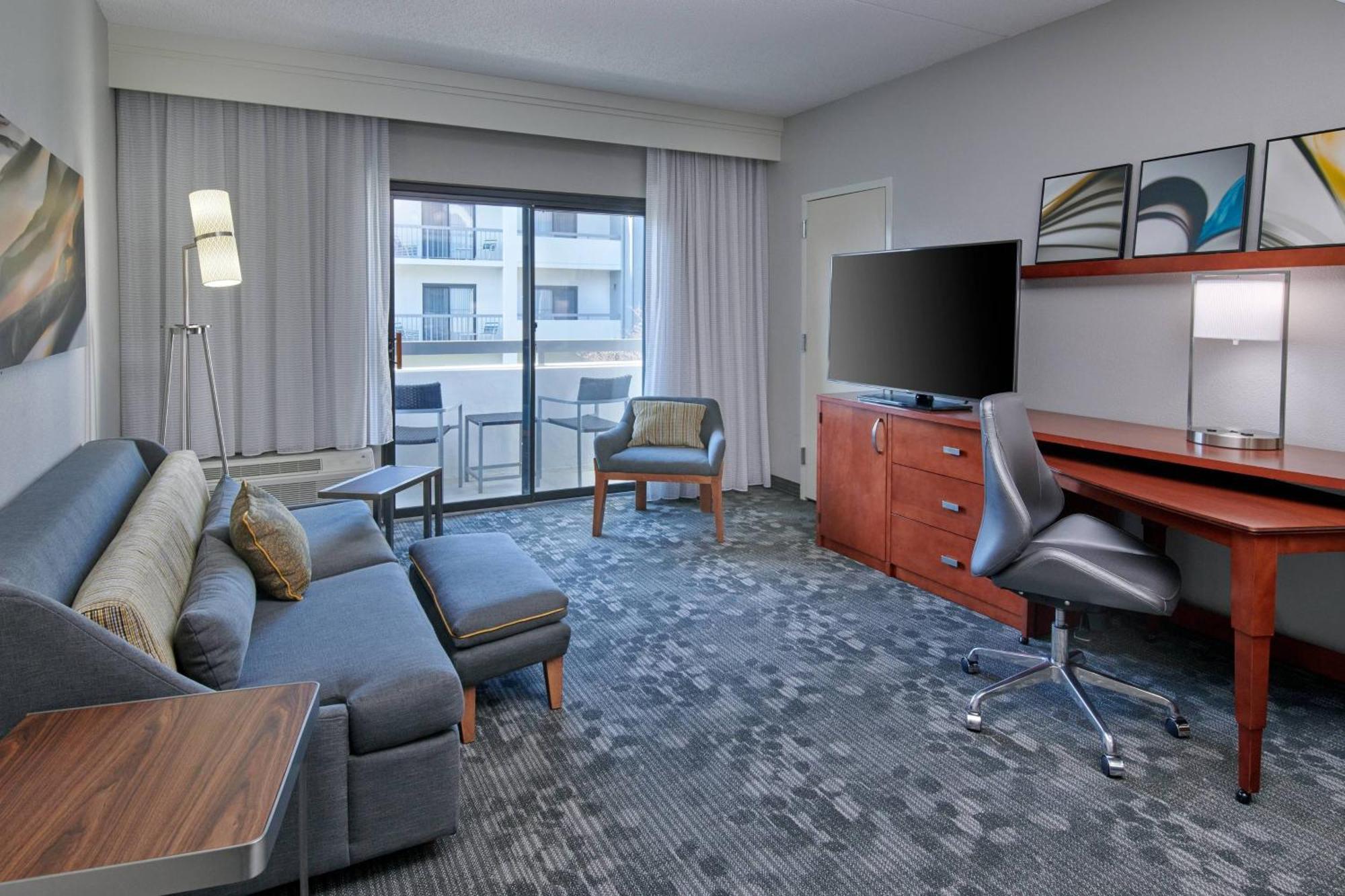 Courtyard By Marriott Indianapolis Castleton Hotel Ngoại thất bức ảnh
