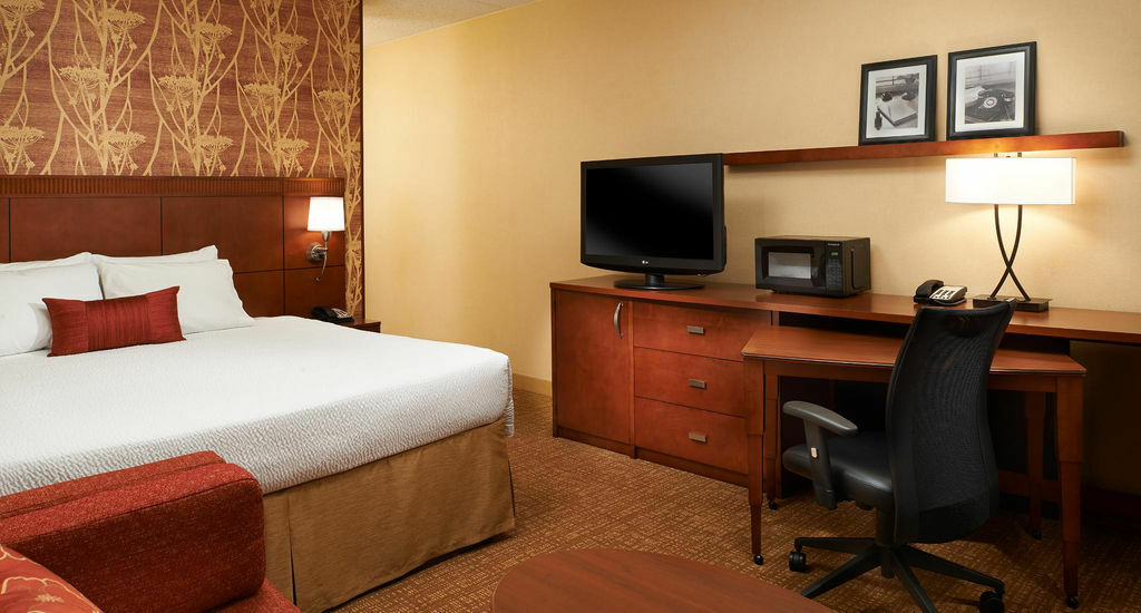 Courtyard By Marriott Indianapolis Castleton Hotel Ngoại thất bức ảnh